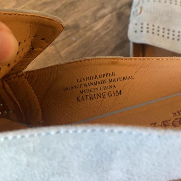 Crown Vintage Mules, Slide on Flats, Size 6.5 - Picture 7 of 9